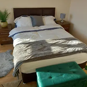  Guest house Lovely Shared 3 Bed Near The Thames